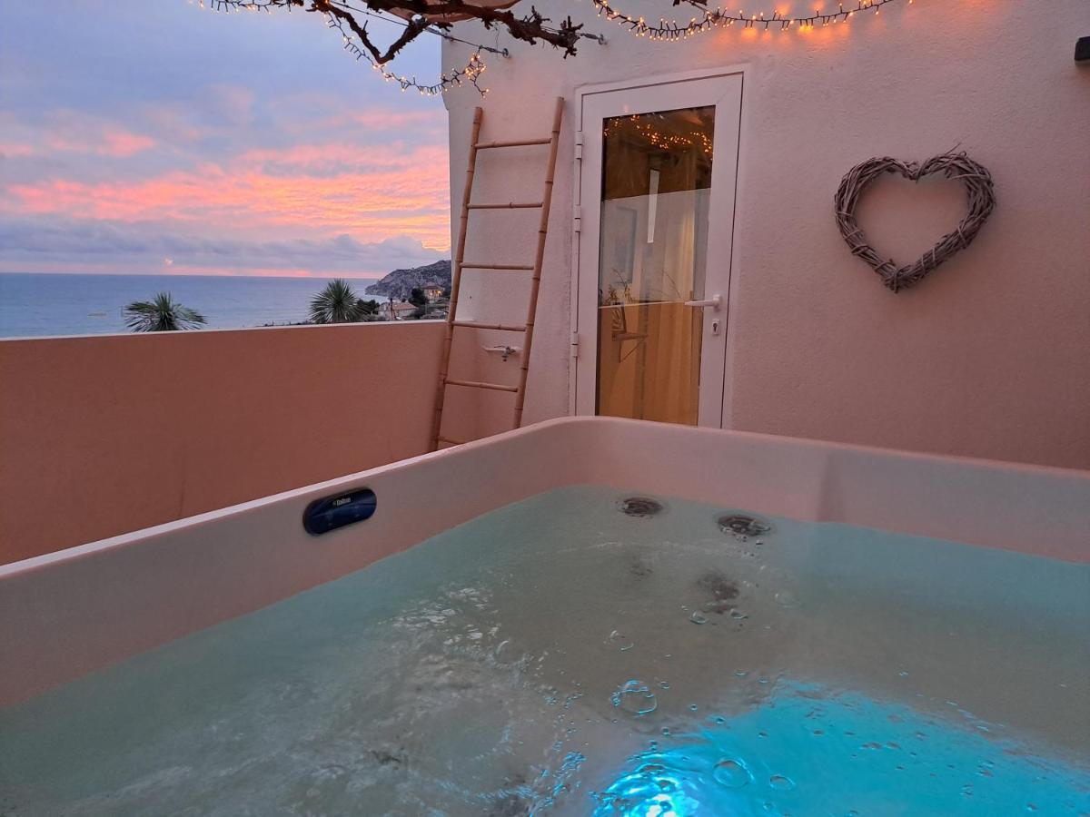 Les 3 Vue Piscine